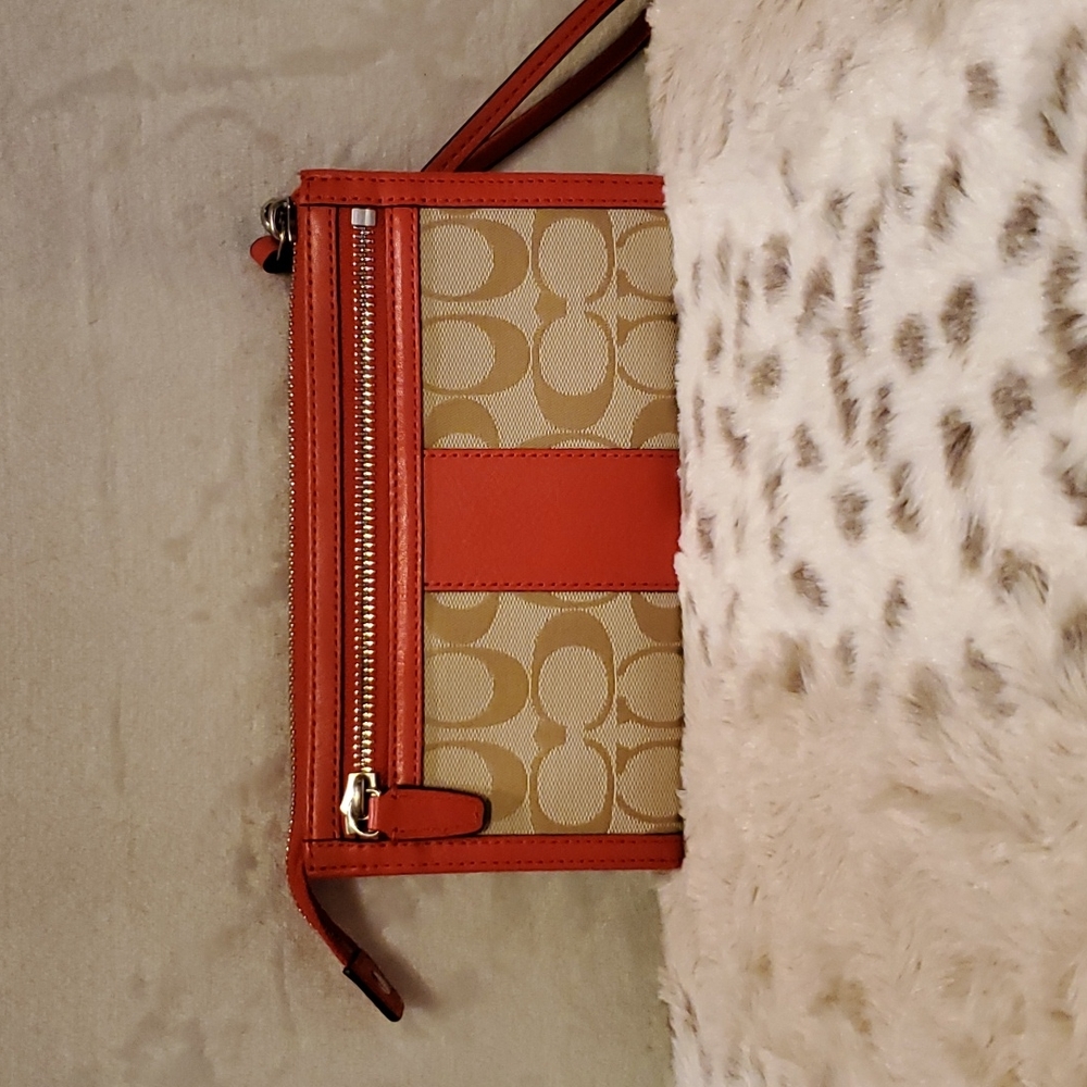🚨Auction Sold🚨Coach Signature Zippy Coral/Orange Leather Jacquard NWOT - Picture 3 of 4
